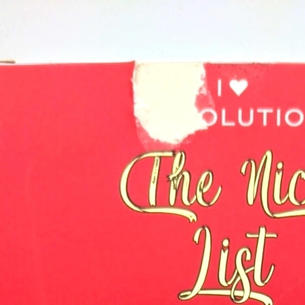 Revolution Eyeshadow Palette Duo: Naughty & Nice